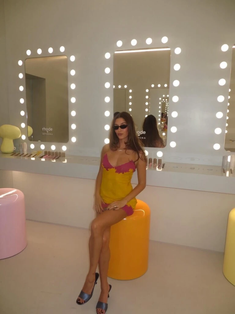 El look de Hailey Bieber. Foto: IG