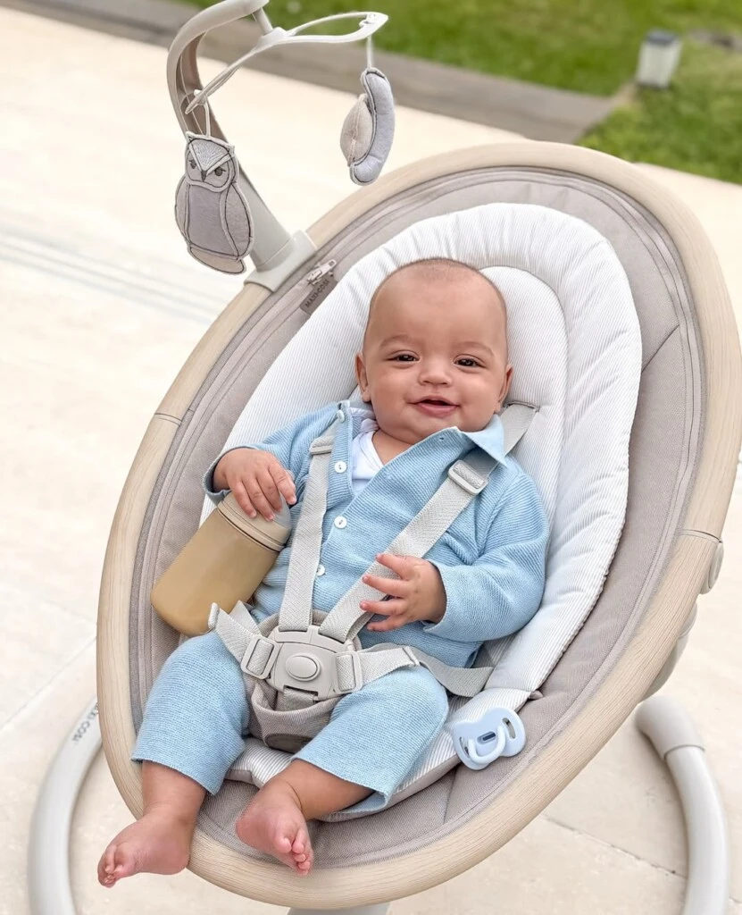 “Como creciste bebito 🐣 de mamá!!! Sos tan bueno y taaaaan simpático… Te amo mucho Isi”, escribió, reflejando la emoción por el crecimiento de su hijo.