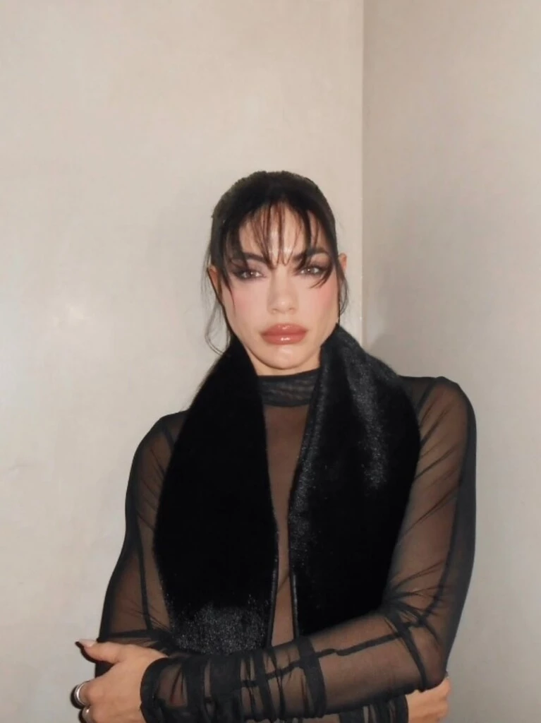 El look de Emilia Attias. Foto: IG