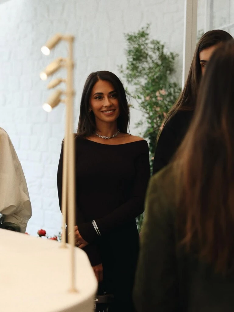 El look de Antonela Roccuzzo. Foto: IG