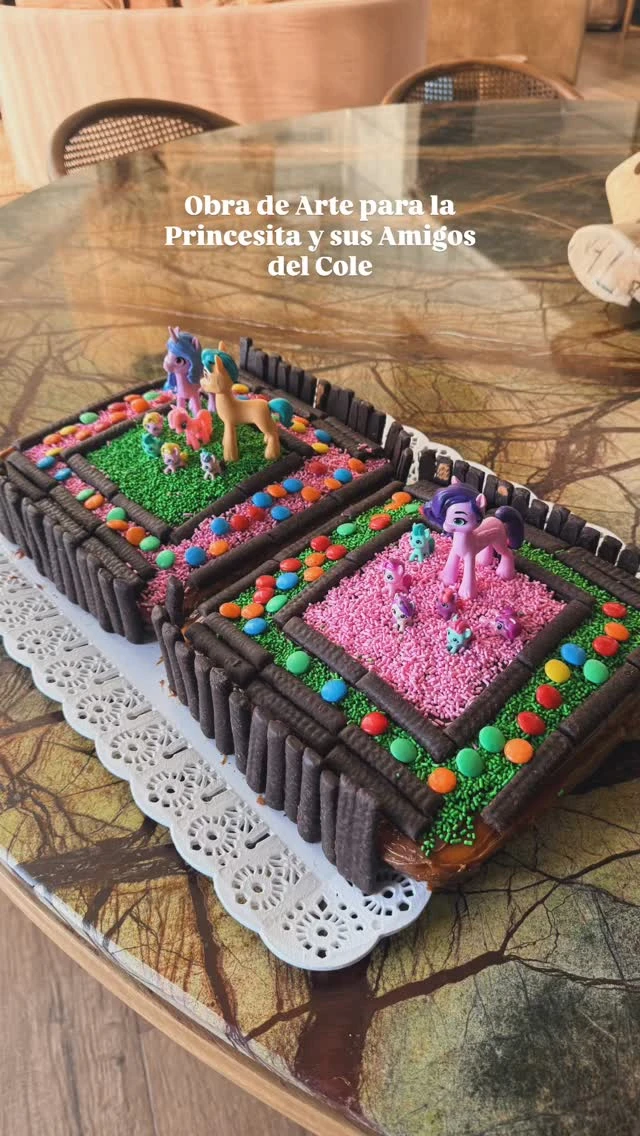 La pequeña celebró con una torta de unicornio. Fotos: IG.