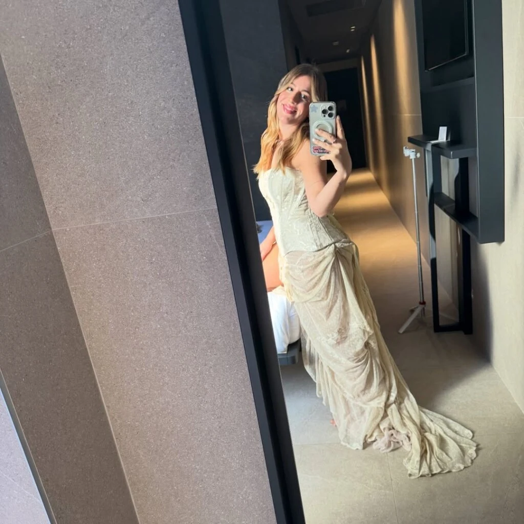 El look de Laura Esquivel. Foto: IG