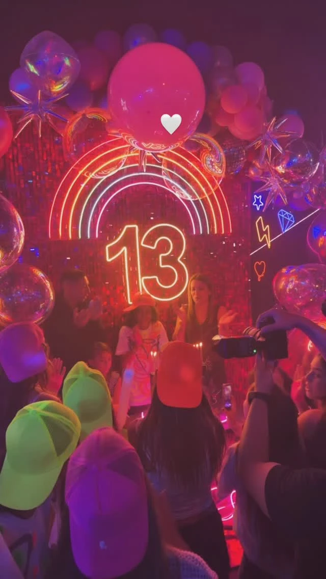 Mía celebró sus 13 años. Fotos: IG. 