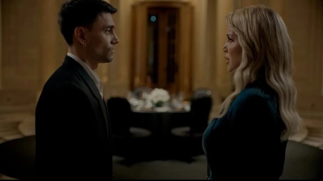 La historia combina drama y comedia, con una protagonista que atraviesa una crisis personal y decide reinventarse.