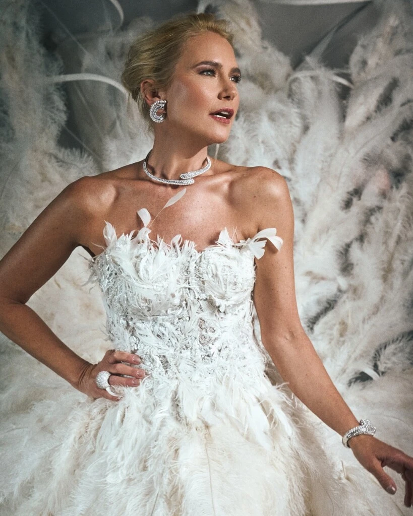 Valeria Mazza lució un imponente vestido con plumas. Fotos: IG.