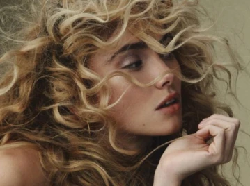 Si hacés esto con tus rulos, podés dejar el alisado y ganar definición sin frizz