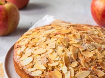 Torta húmeda de manzana y almendras: una receta simple, suave y llena de sabor