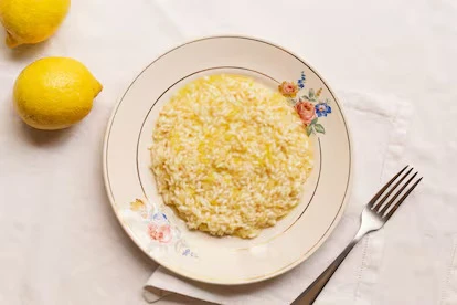 Risotto casero con un toque de limón: una receta fácil, cremosa y perfecta para el frío

