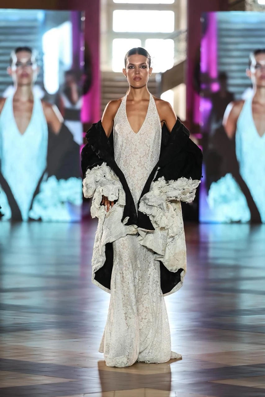 Julia Cassieri presentó CLARÉ.