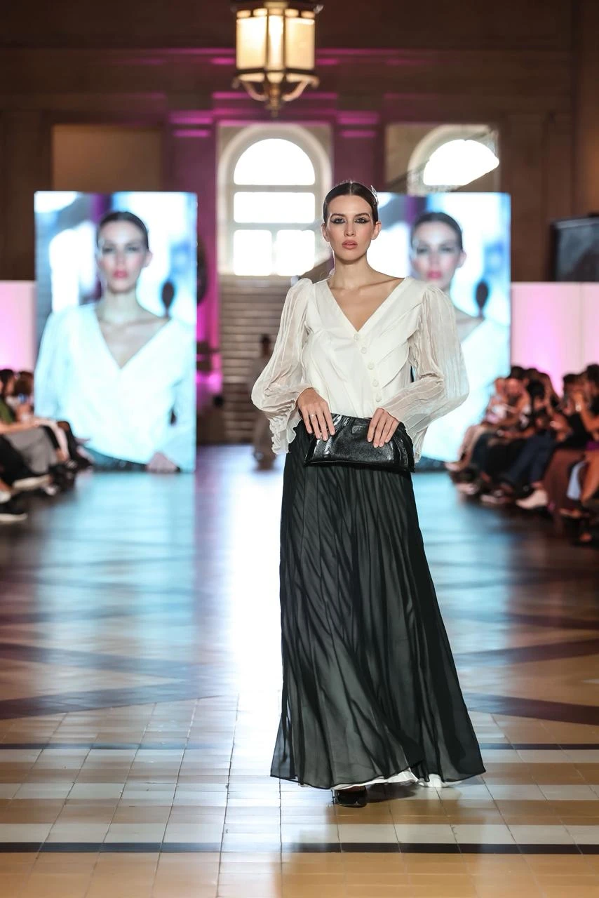 Julia Cassieri presentó CLARÉ.