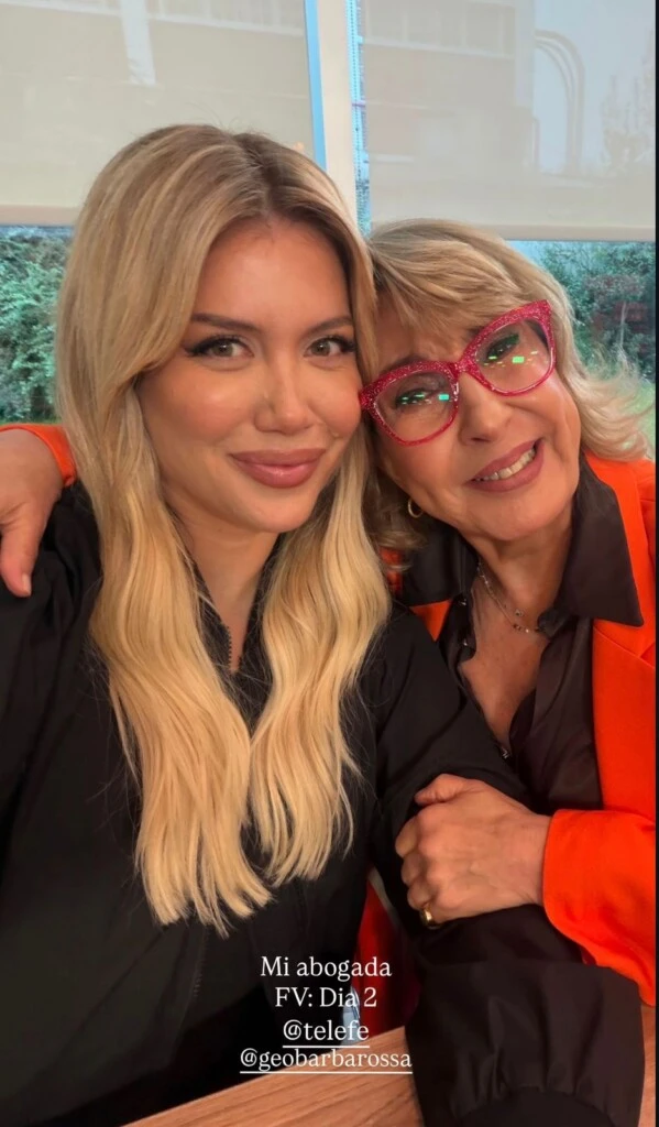 Por otro lado, también sorprendió la presencia de Georgina Barbarossa, quien interpretará a la abogada Ana Rosenfeld. 