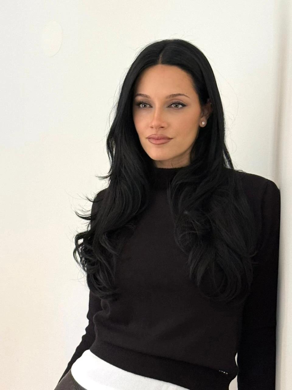 El pelo estuvo a cargo del estilista Zacarias Guedes (@zacariasguedes).