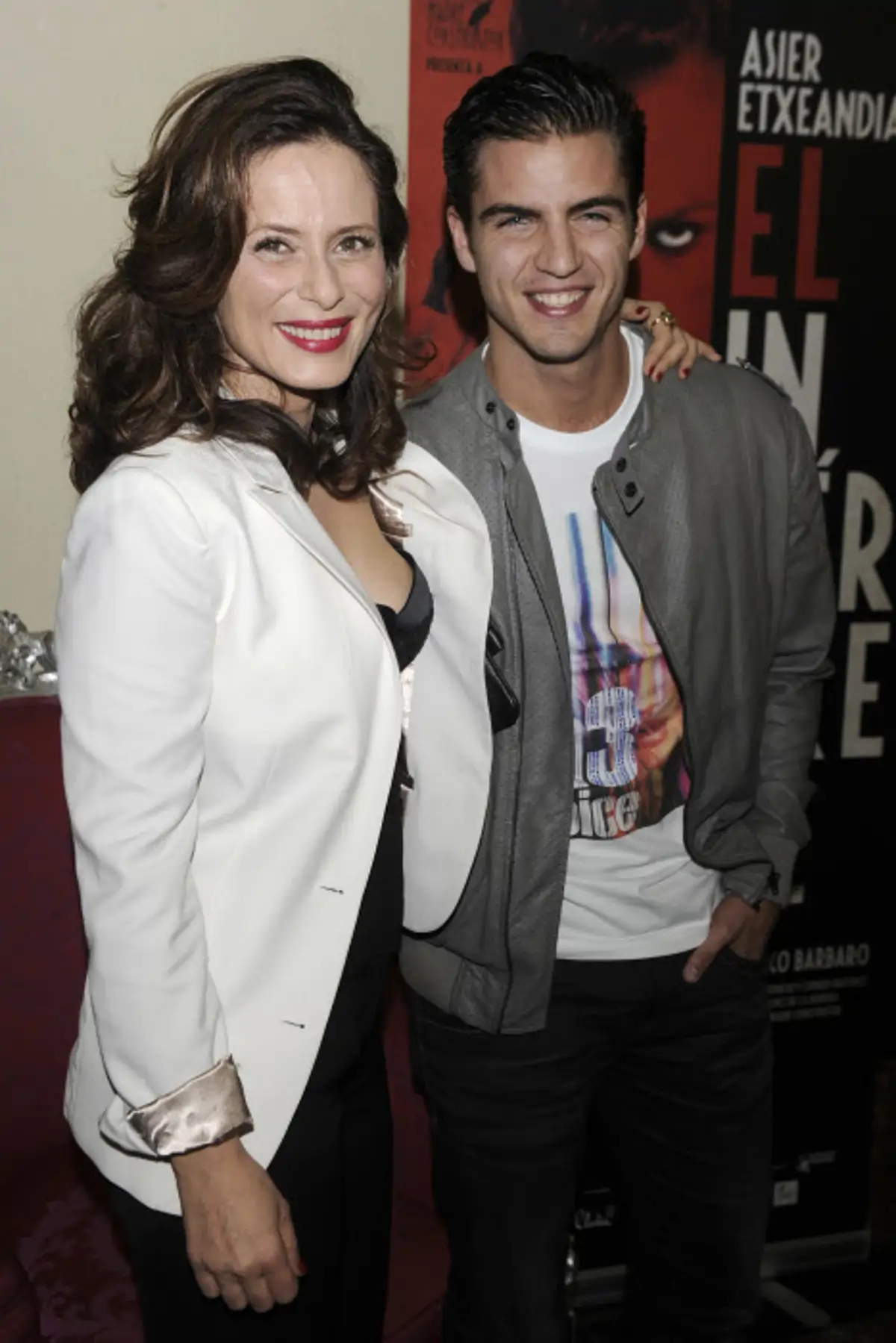 De Velvet a la vida real: el romance de Aitana Sánchez-Gijón y Maxi Iglesias que impacta en España