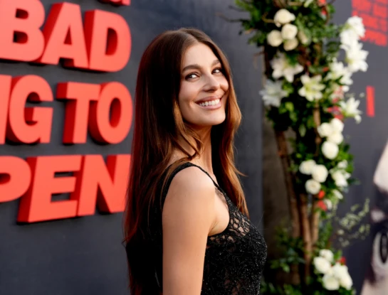 Quién es Camila Morrone, la actriz argentina que triunfa en Hollywood y protagoniza una de las series más vistas de Netflix