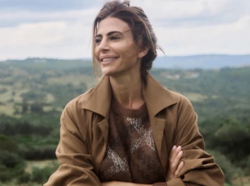 Juliana Awada apostó al verde militar con denim y confirmó el look outdoor más chic