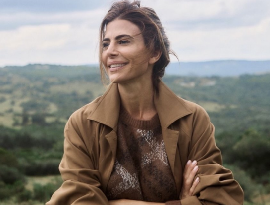 Juliana Awada apostó al verde militar con denim y confirmó el look outdoor más chic