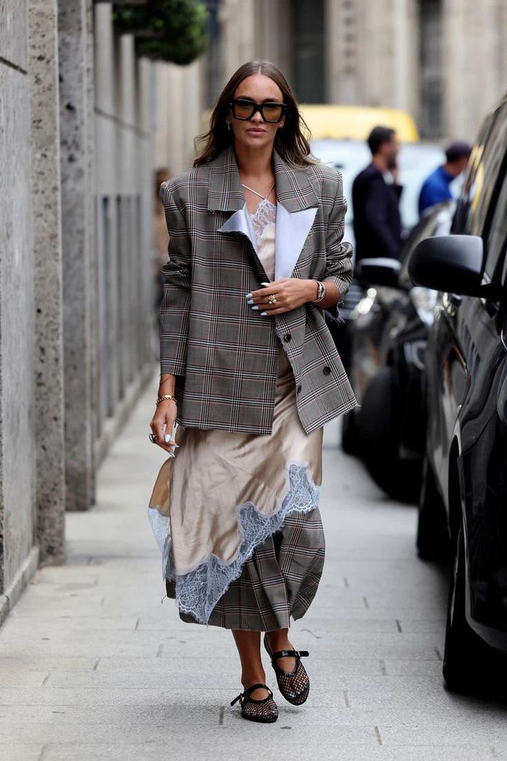 7 looks con zapatos bajos para resolver el fin de semana