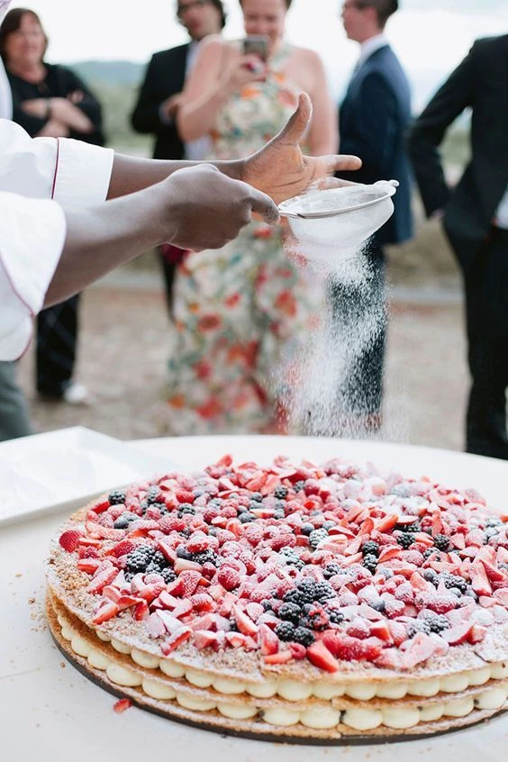 7 tendencias en bodas 2026: del pelo con volumen a las tortas temáticas que cuentan historia