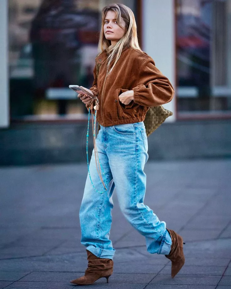 Tendencias 2026: las botas cortas que transforman tus looks de media estación
Palabras clave

botas cortas, botas de caña media, looks con botas, tendencias otoño, cómo combinar botas

Tags

botas cortas, botas de caña media, tendencias otoño, looks de temporada, guía de estilo, moda 2026

Facebook

Título: Botas cortas: el calzado clave de la temporada y cómo llevarlo
Copy: Vuelven con todo y se combinan con todo. Cinco ideas para sumar botas de caña media a tus looks 🍂