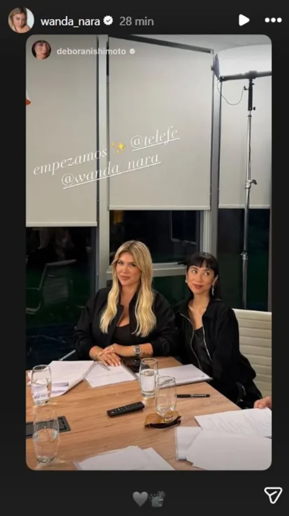 Entre las fotos más comentadas se destacan las que publicó junto a Débora Nishimoto, quien tendrá un rol clave en la historia. 