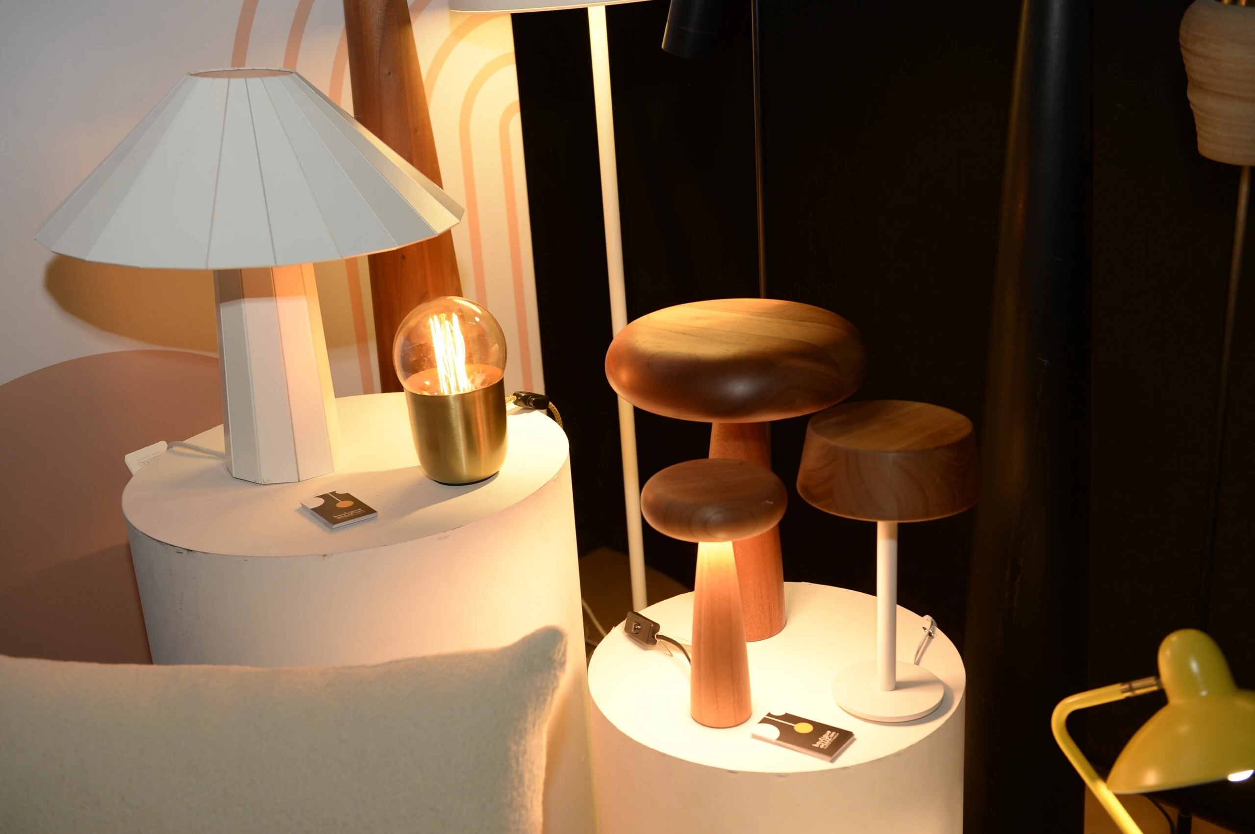 El spot "iluminado" de Boutique de Luz en en living de para ti DECO. 