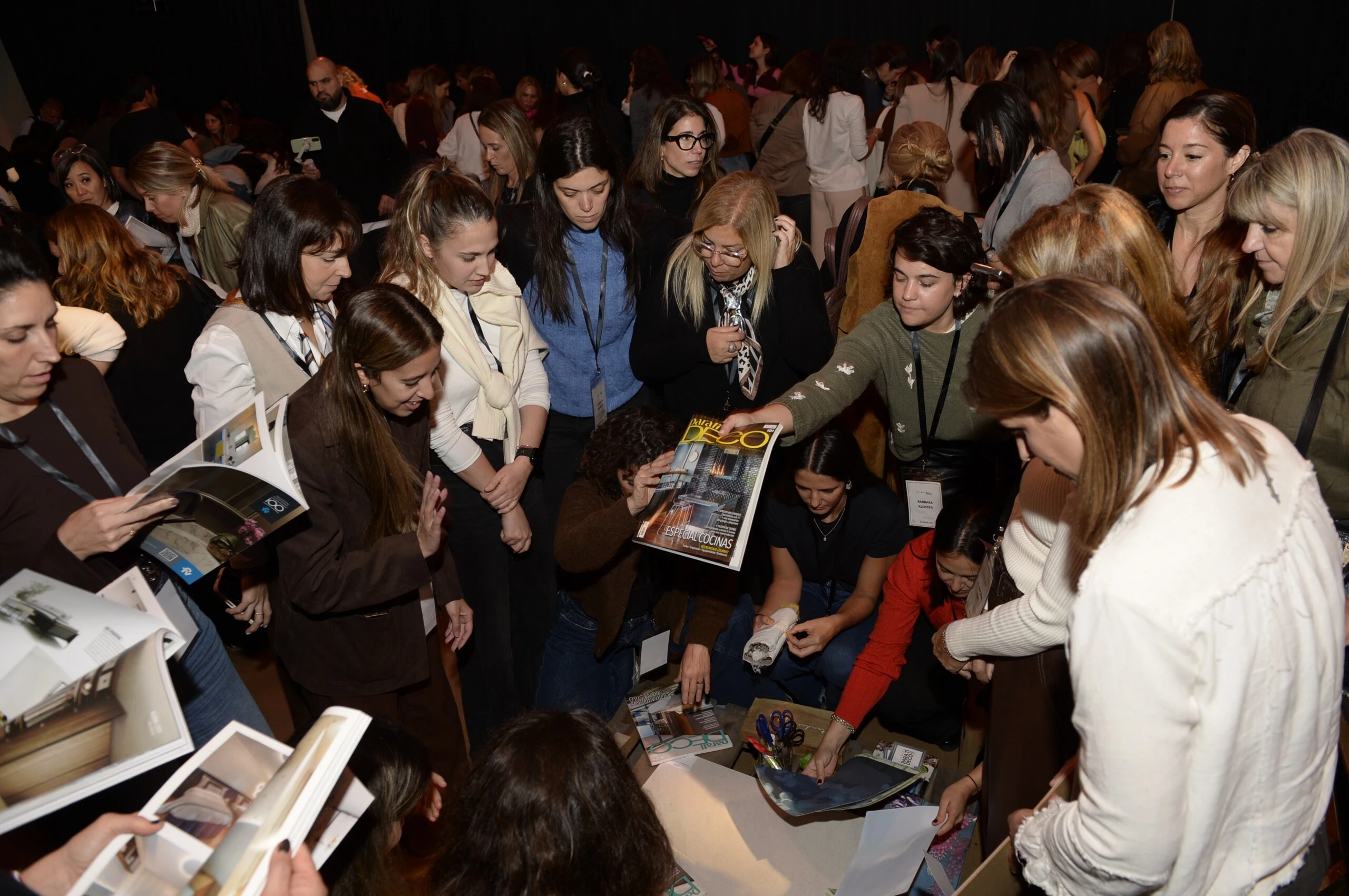 La presencia de para ti DECO también fue clave en una actividad creativa que tuvo como protagonistas a los ejemplares de la edición impresa de la revista. 