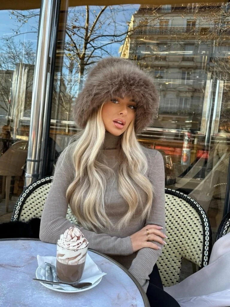 Los furry hats son ideales para crear un look con estilo en este invierno.