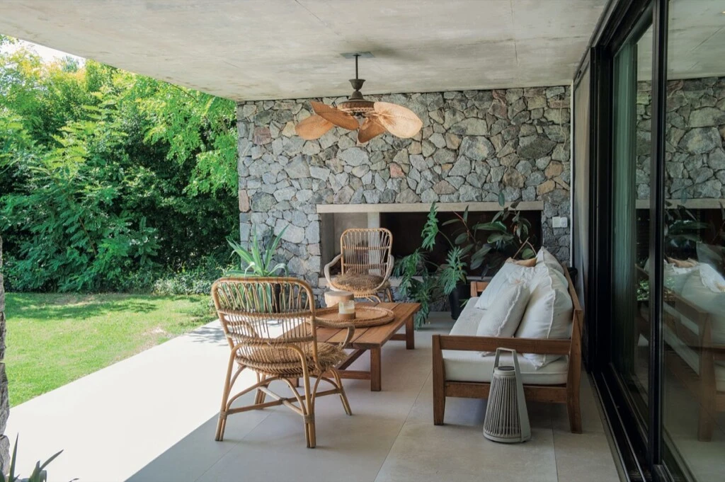 Las galerías se incorporan como extensiones naturales de los ambientes interiores