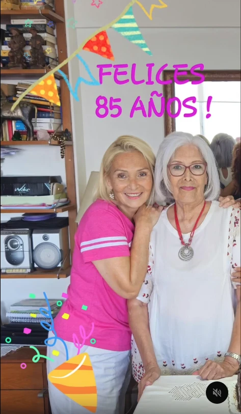 Adriana Brandoni, la hija mayor de Luis Brandoni, con su madre, Juana