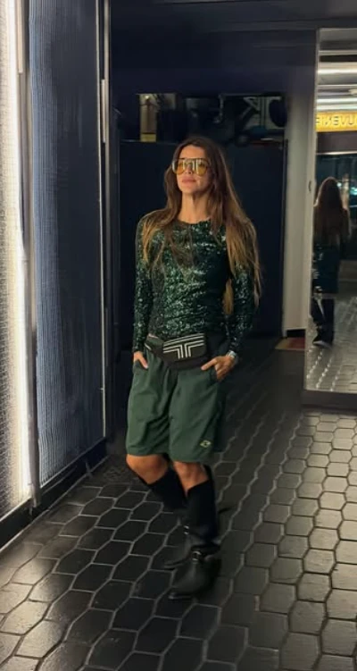 El look ecléctico y muy canchero de Calu Rivero en Rio de Janeiro.