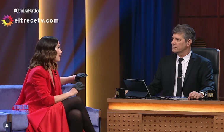 El look de Natalia Oreiro para su entrevista con Mario Pergolini.