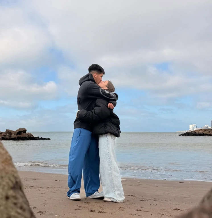 El romance entre Indiana Cubero y Thiago Silvero sigue creciendo