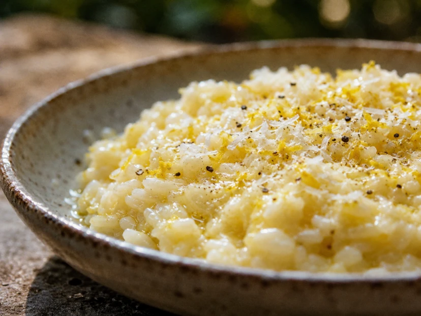 Arroz cremoso con limón y parmesano: la receta fácil y elegante que vas a querer repetir