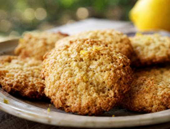 Cookies de avena y limón con aceite de oliva: la receta fácil, crocante y fresca para la merienda