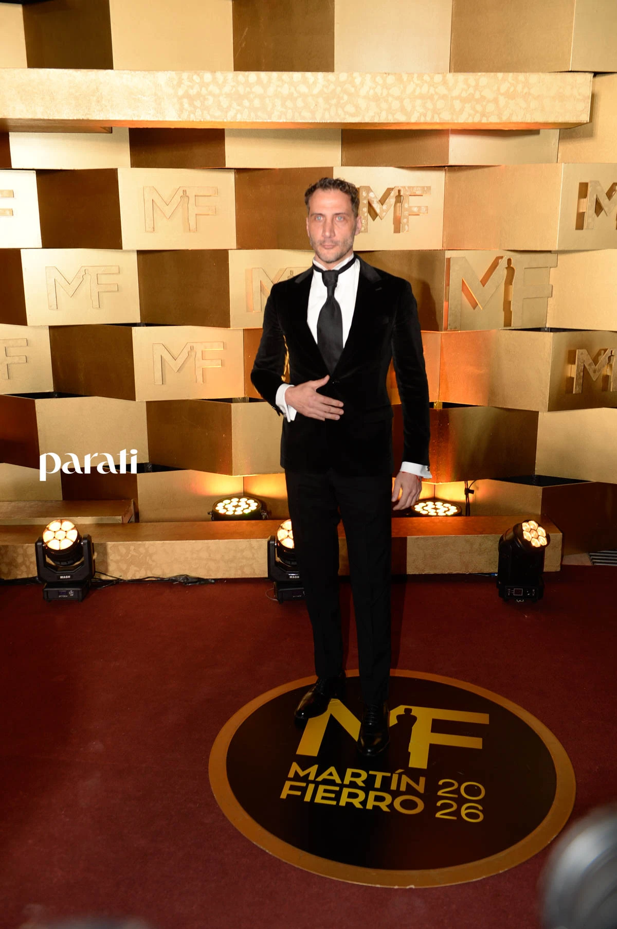 Luciano Caceres vestido por Fabián Zitta.
