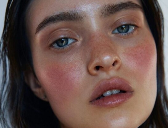 Boyfriend blush: la tendencia de maquillaje que deja un rubor natural y fresco