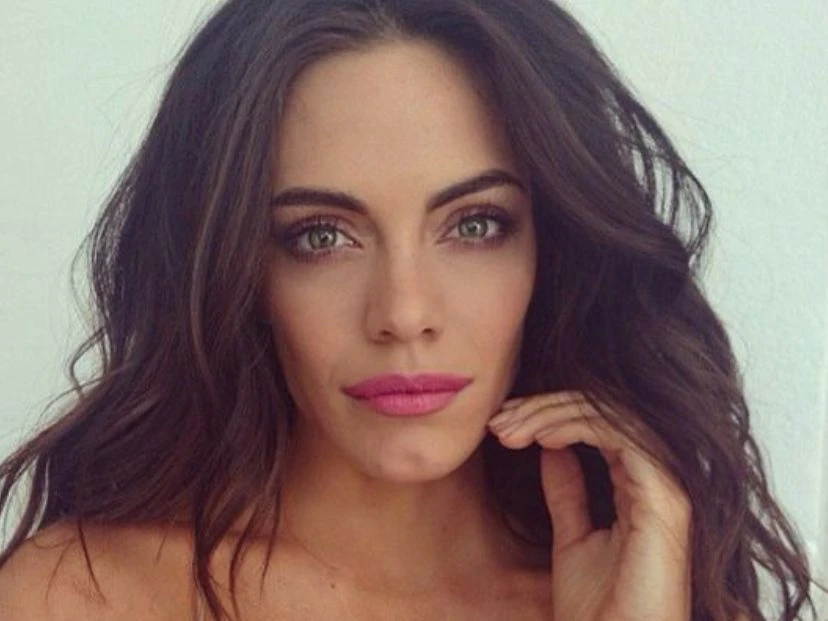 look emilia attias