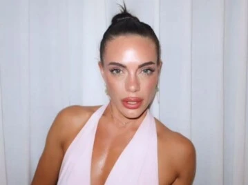 El impactante look de Emilia Attias con transparencias y encaje negro