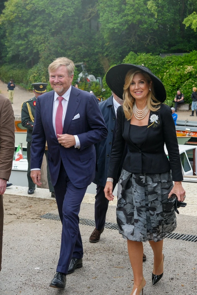 Máxima deslumbró en Venecia con un estilismo clásico inspirado en el glamour de Hollywood