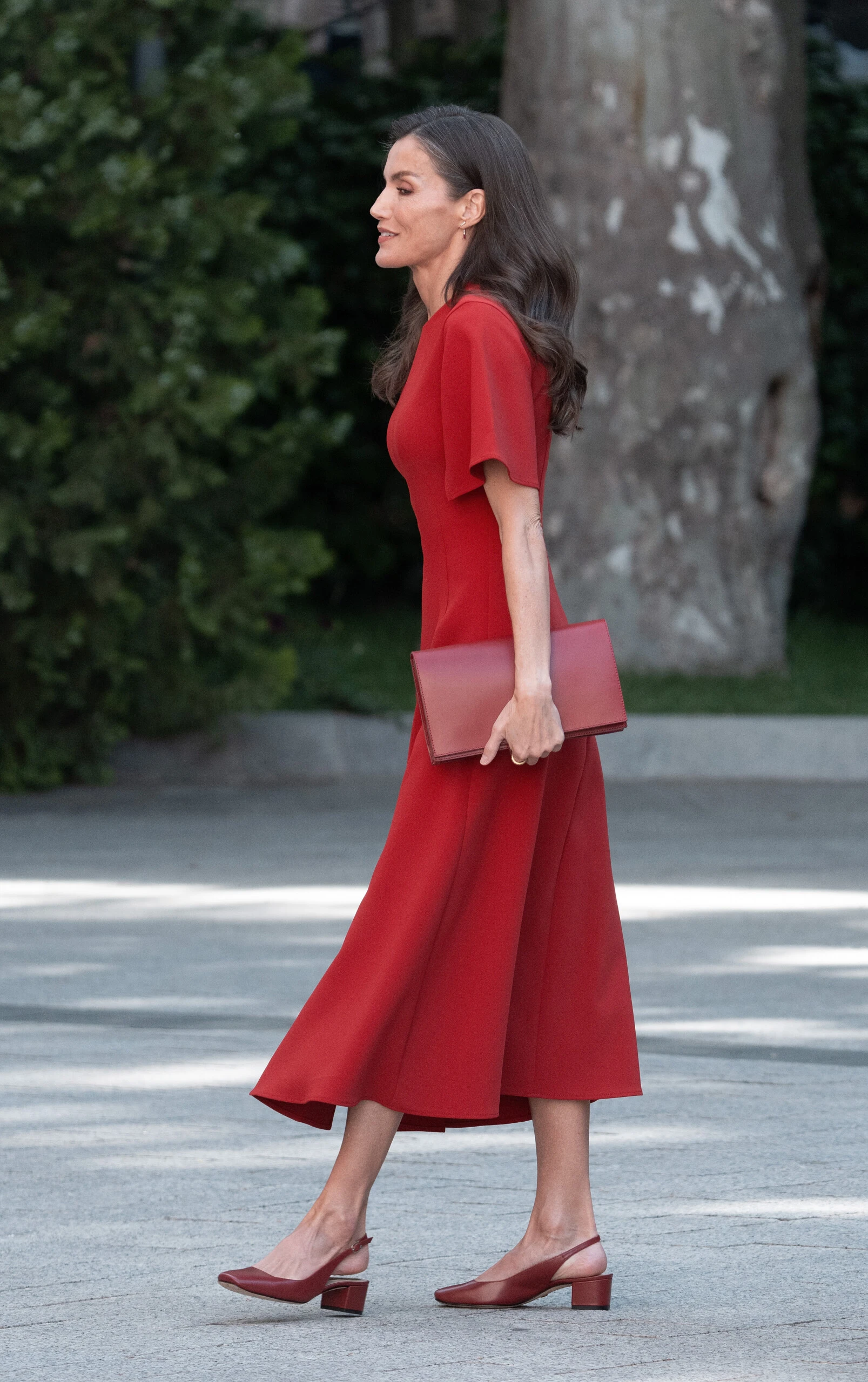 El look monocolor de Letizia Ortiz que confirma el color estrella de la primavera 2026.