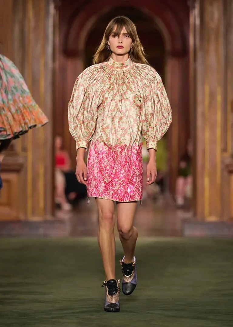 Louis Vuitton 2027 Resort.