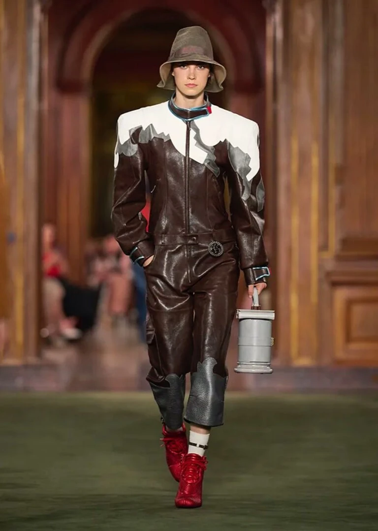 Louis Vuitton 2027 Resort.