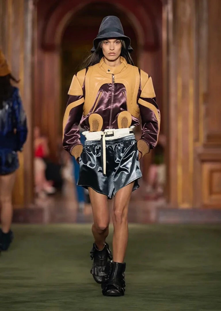 Louis Vuitton 2027 Resort.