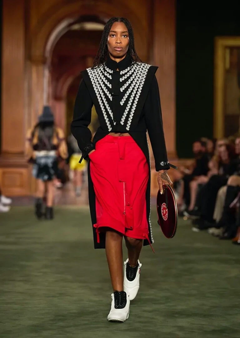 Louis Vuitton 2027 Resort.
