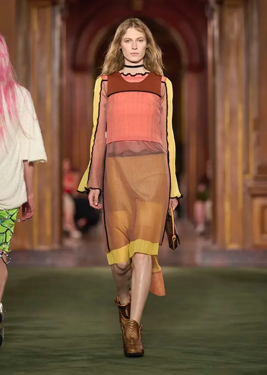 Louis Vuitton 2027 Resort.