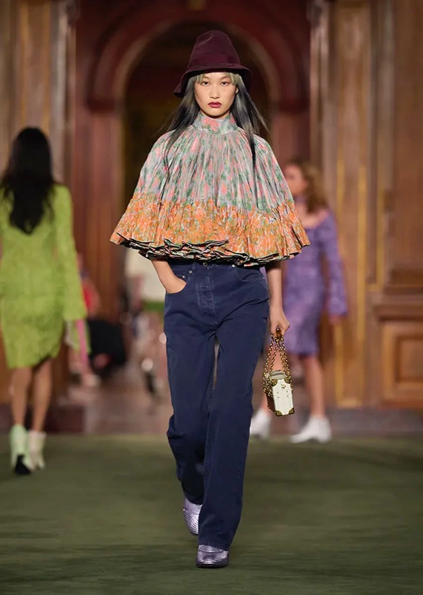Louis Vuitton 2027 Resort.