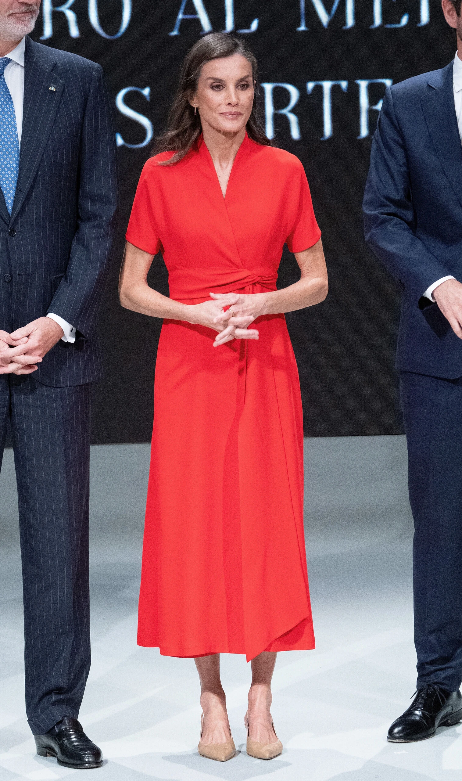 El look de Letizia Ortiz en color rojo.