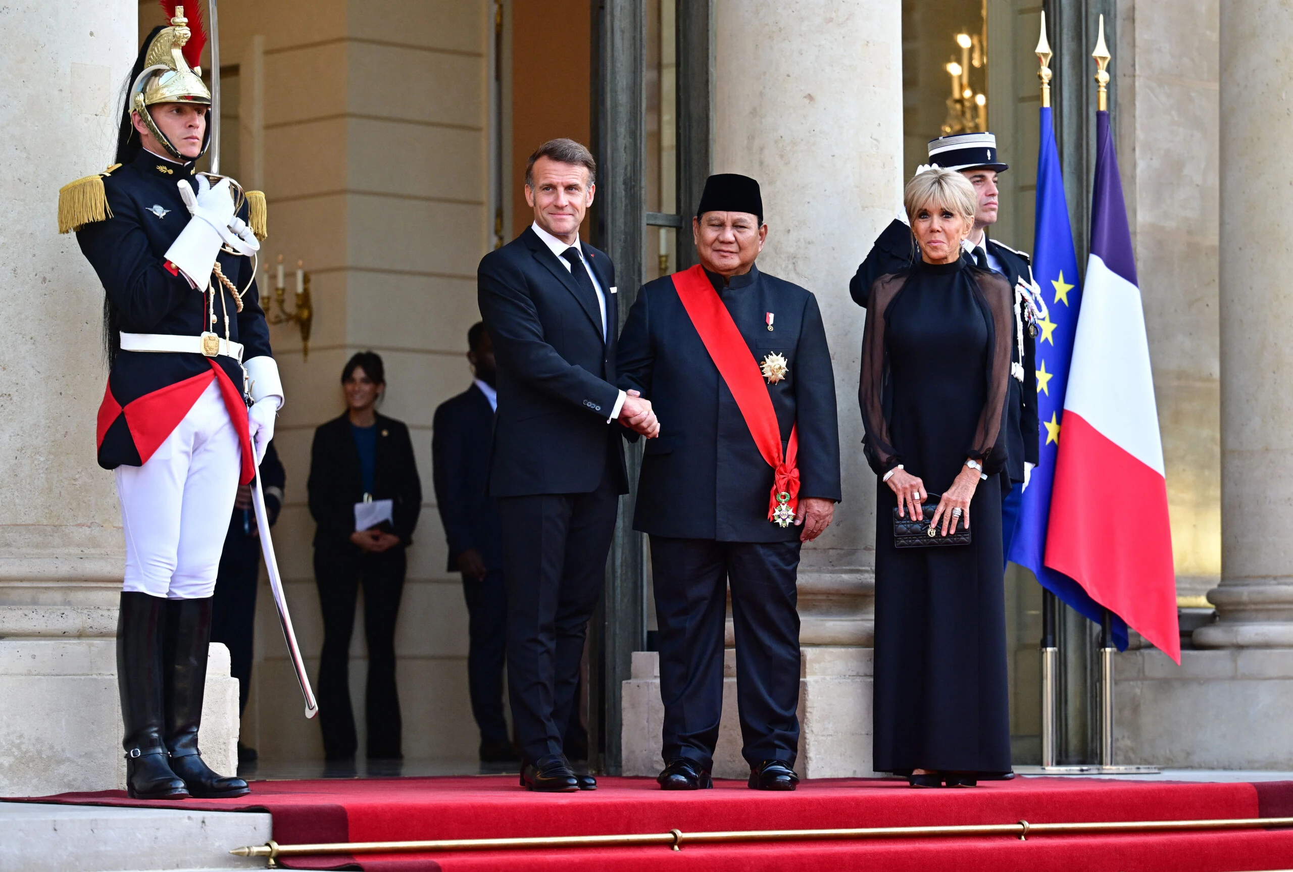 El presidente de Francia, Emmanuel Macron y su mujer Brigitte Macron en París.