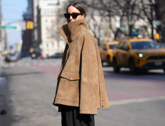 Guía de estilo: 7 looks con gamuza, la textura que le suma a tu outfit una impronta boho chic