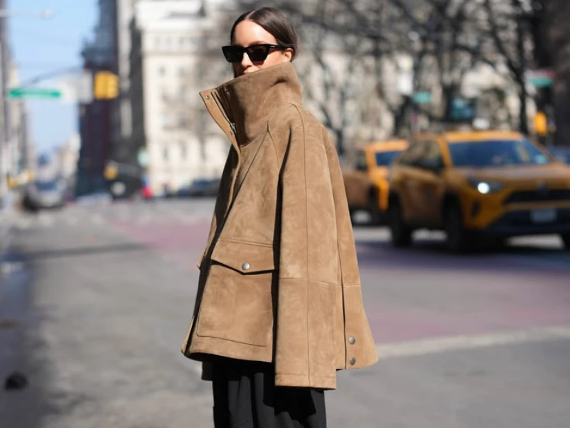 Guía de estilo: 7 looks con gamuza, la textura que le suma a tu outfit una impronta boho chic